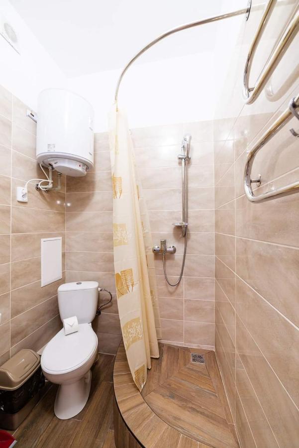 Затишні Смарт-Квартири В Історичному Центрі! Leilighet Uzjhorod Eksteriør bilde